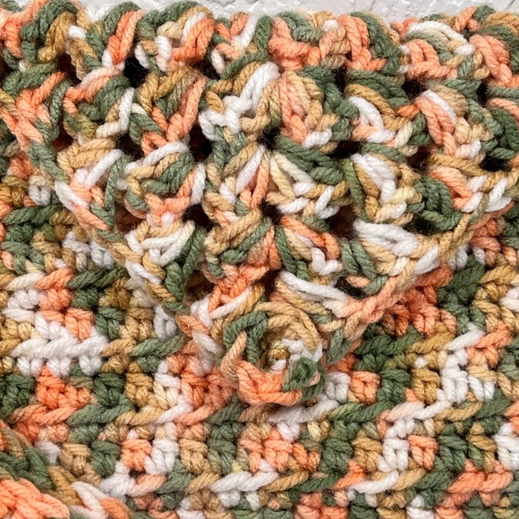 Peach Crochet Wristlet Clutch - Picture 3 of 11